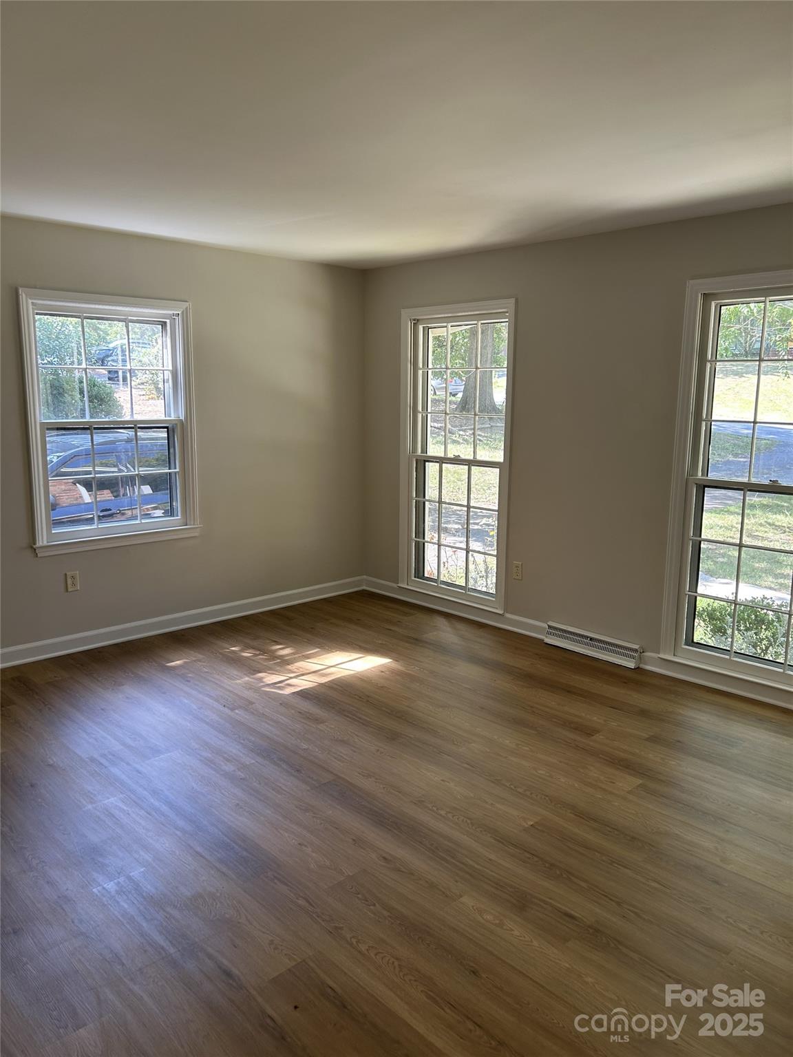 1601 Bonnie Lane