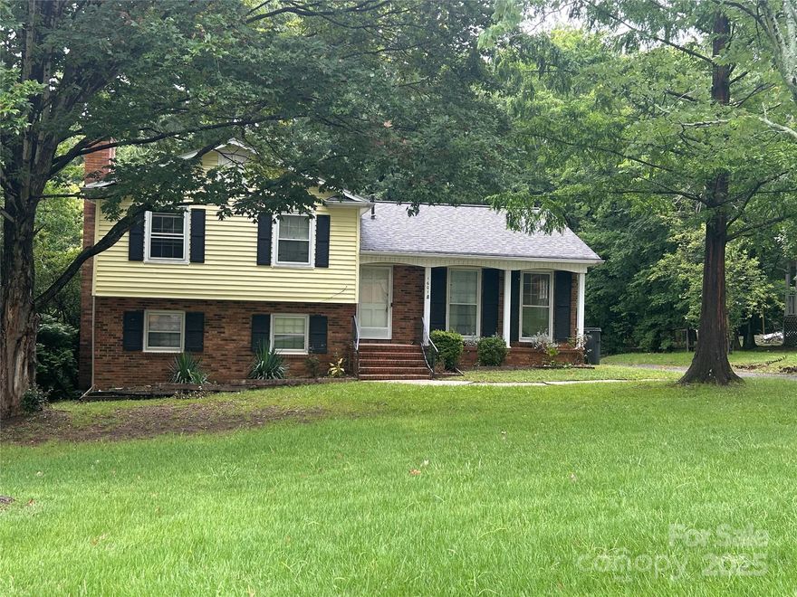 Great Property for sale across to UNCC, shopping and much More. New Floors and freshly Painted. MOVE IN READY! New roof 2024