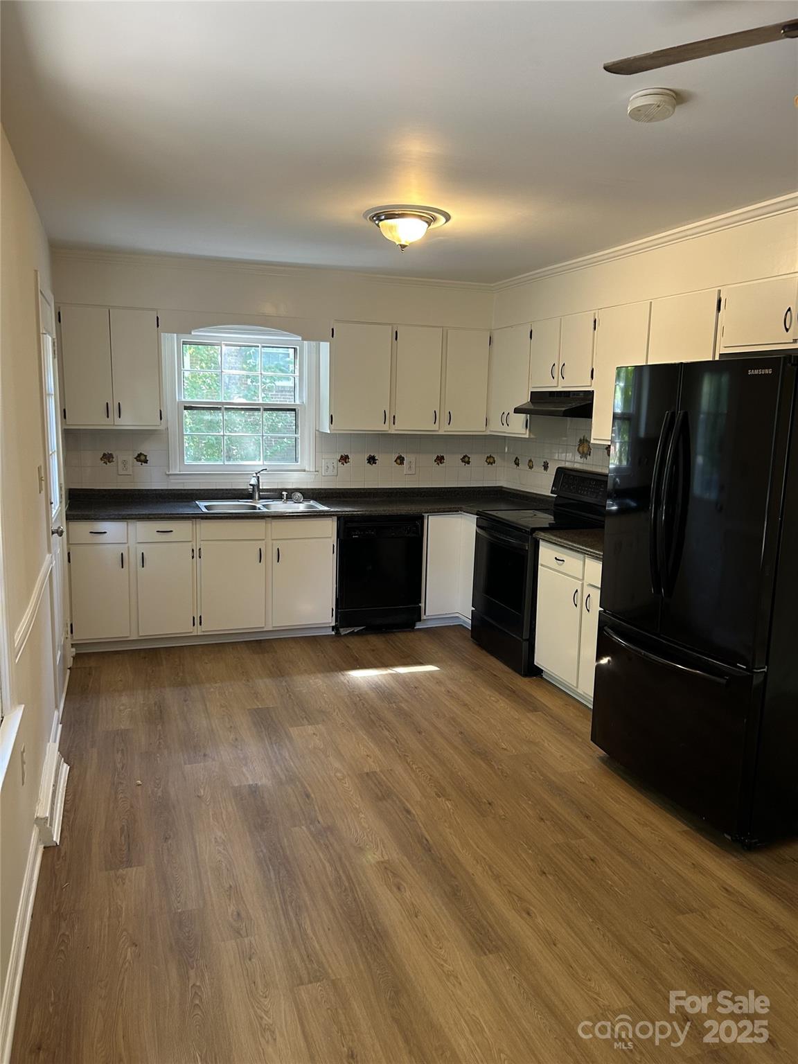 1601 Bonnie Lane