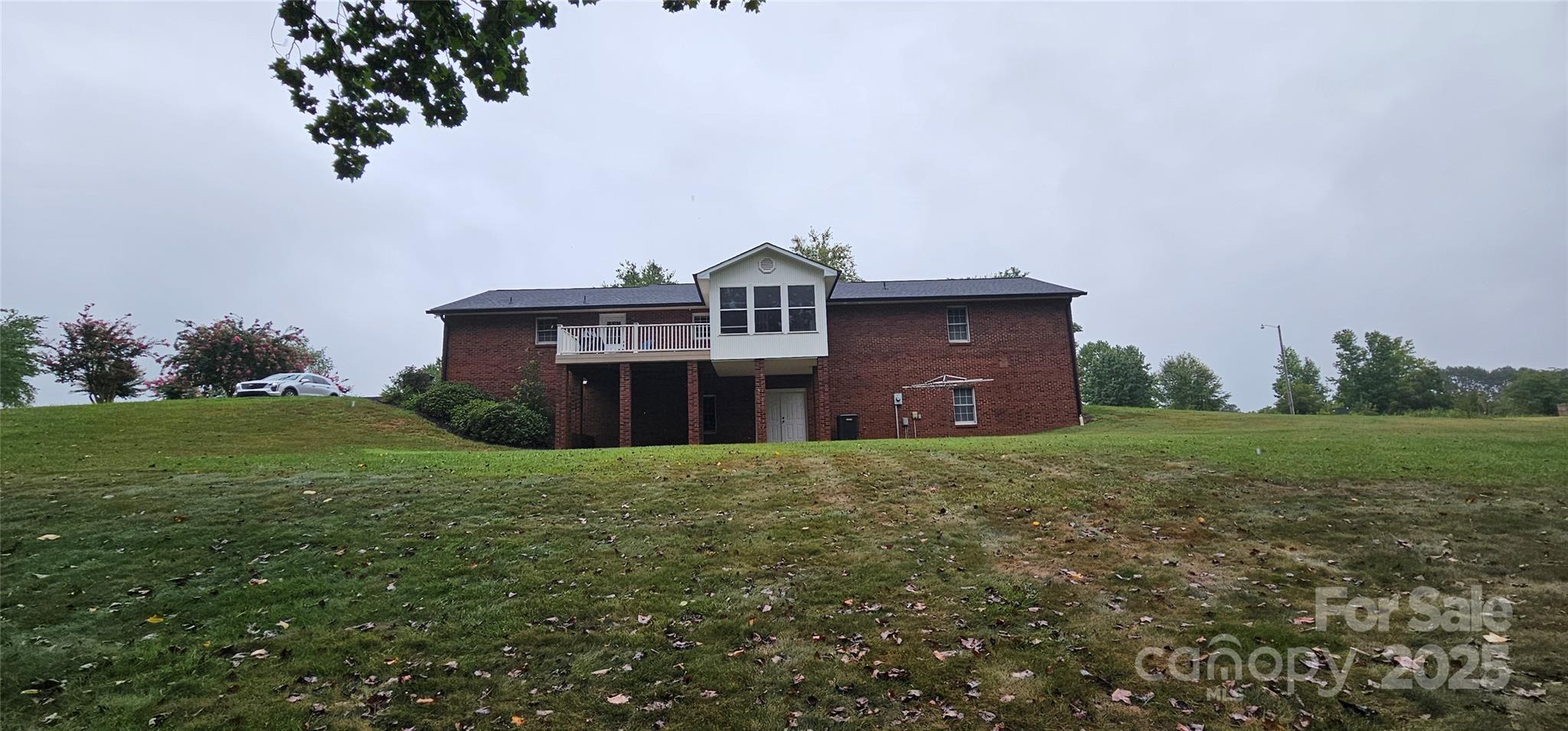 813 Settlers Drive 13