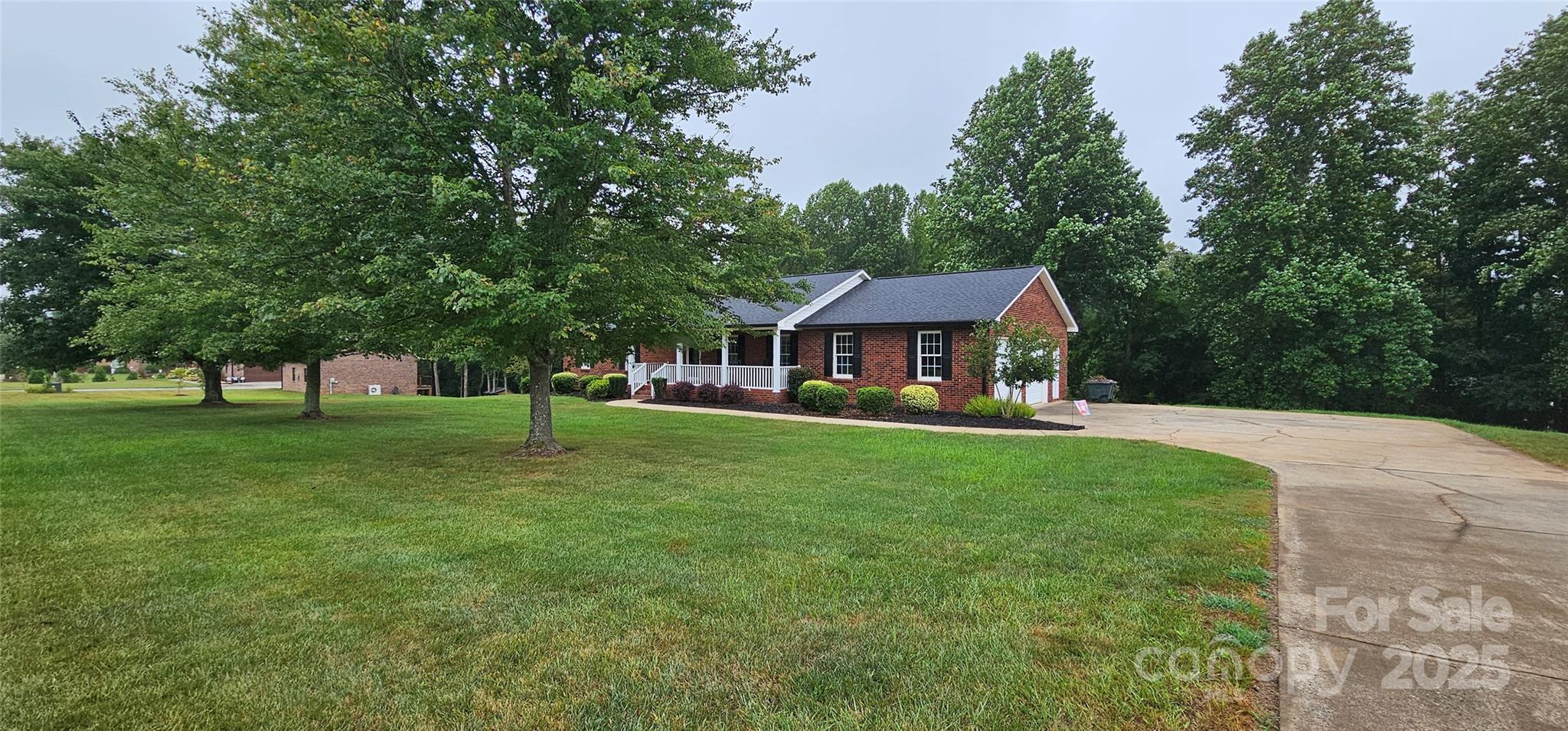 813 Settlers Drive 13