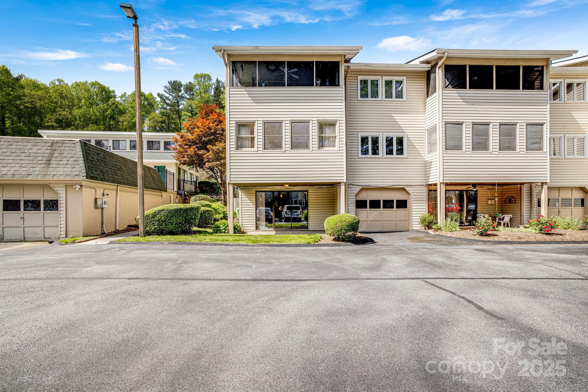 411 Britton Creek Drive 401