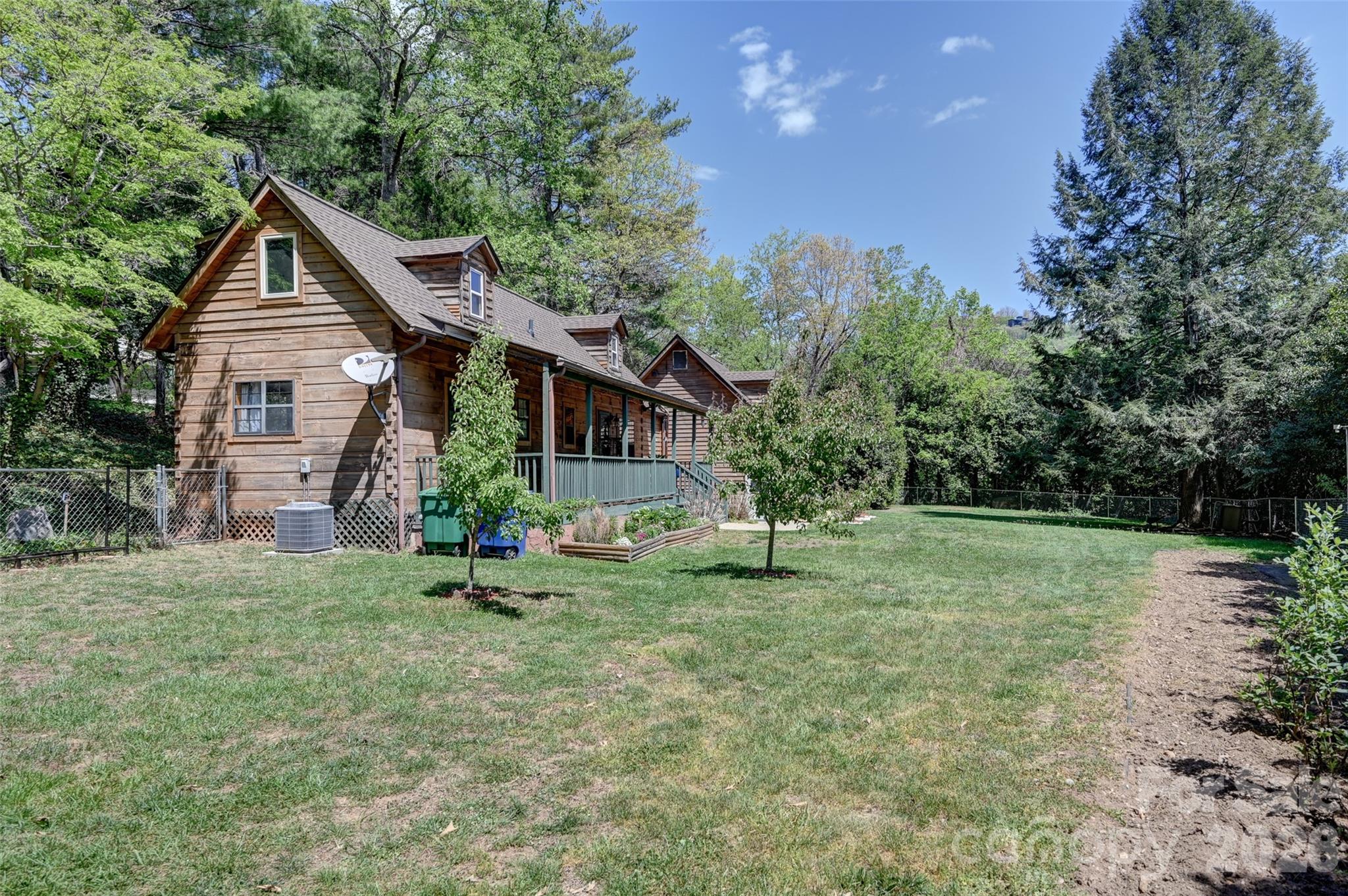 10 Black Locust Drive 7