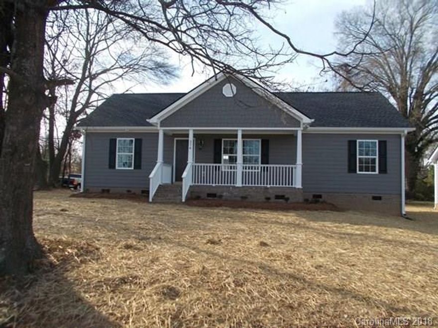 Beautiful new construction in the heart of Rock Hill with many nice features! Less than 1/4 mile from Fountain Park and everything downtown Rock Hill has to offer! Corner lot with privacy fence.