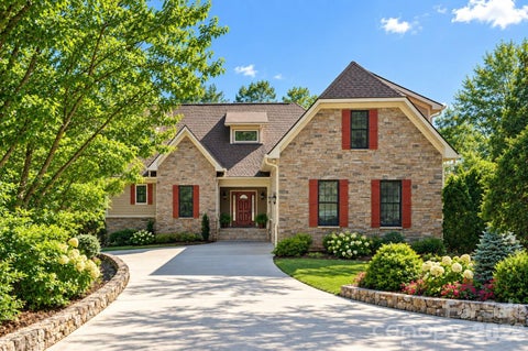 Photo of 16 WINTERBERRY Drive, Hendersonville, NC 28739 (MLS # 4343974)