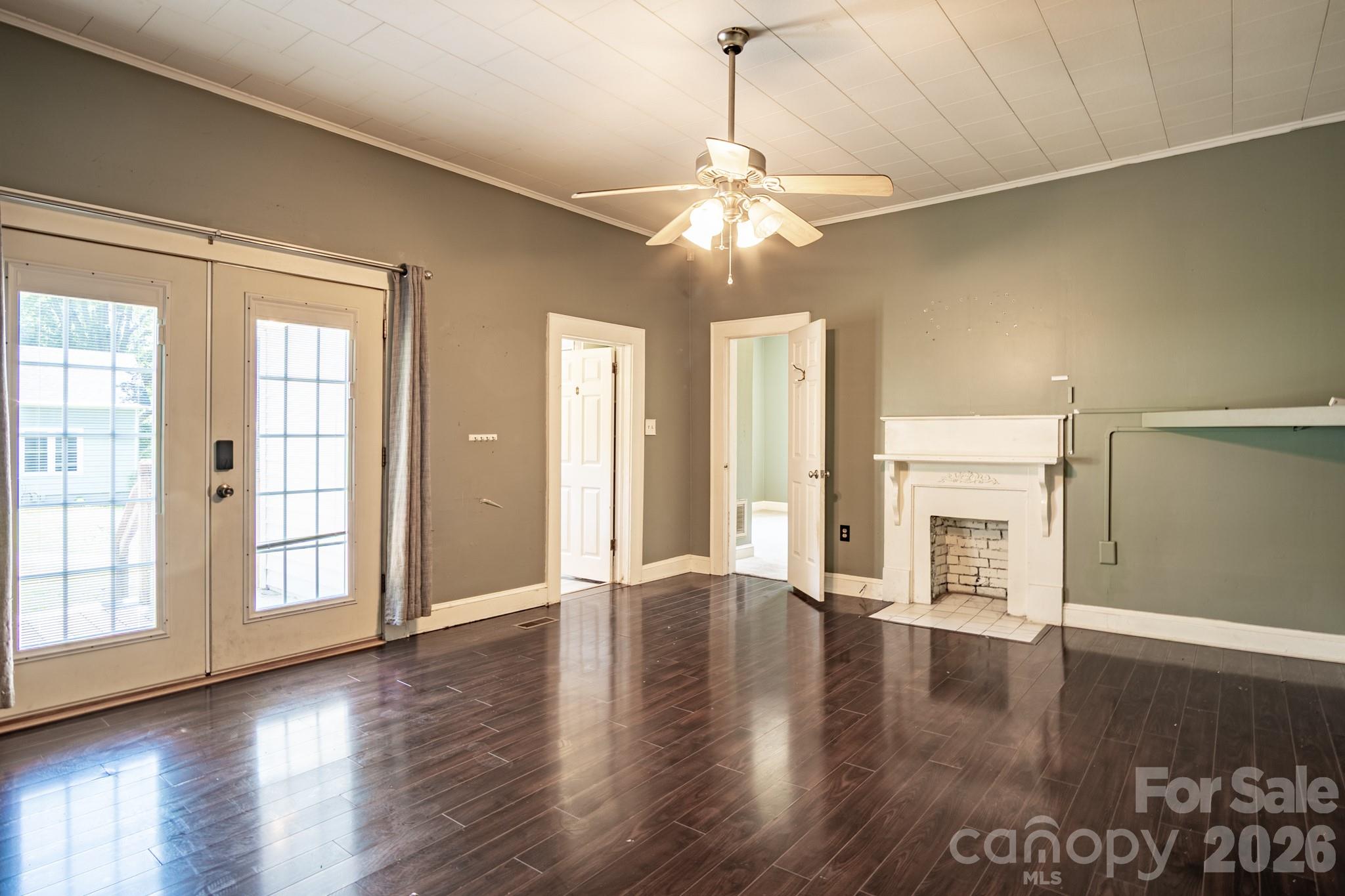 638 W MAIN Extension