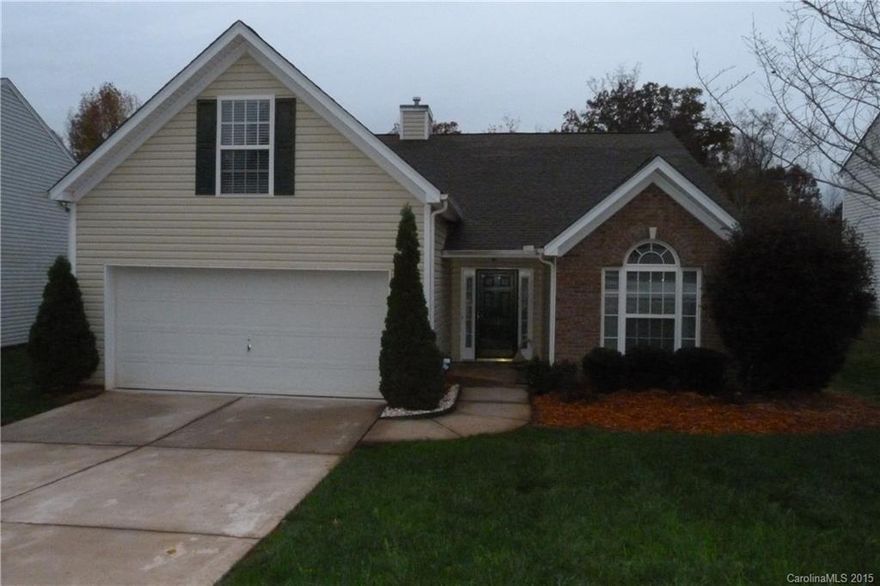 Incredible open floor plan in Legacy Park - Walking distance to the amenities! Spacious great room w/ gas log fireplace & vaulted ceiling. Extended covered patio overlooks private, wooded view! Owner's suite features closet & private bath w/ dual sinks, garden tub, & shower. versatile 2nd level bonus room provides additional living space.  Low SC Taxes!! Move In Ready! Community amenities include large pool w/ 2 slides, indoor & outdoor basketball court, & tennis courts.