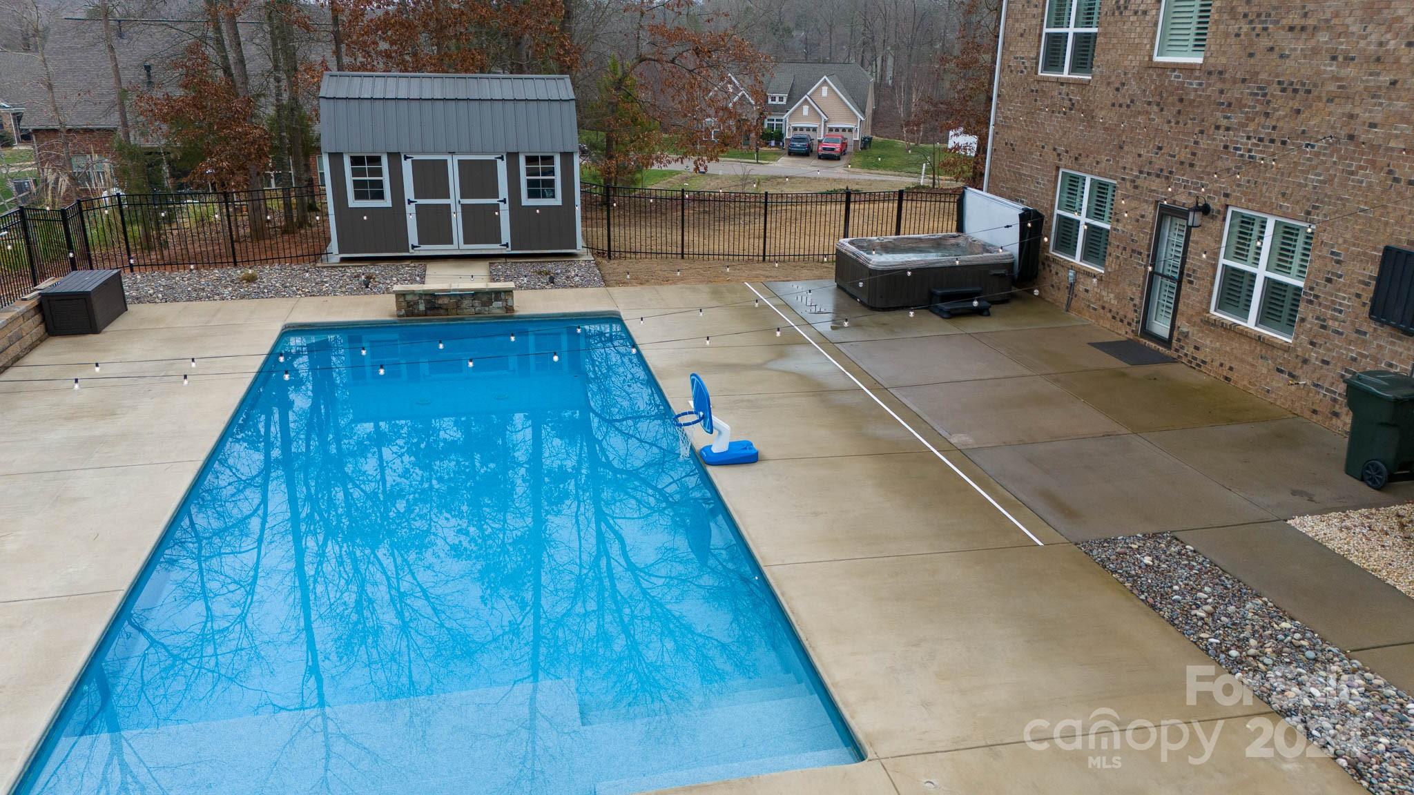 Stoneridge Lakes - Residential