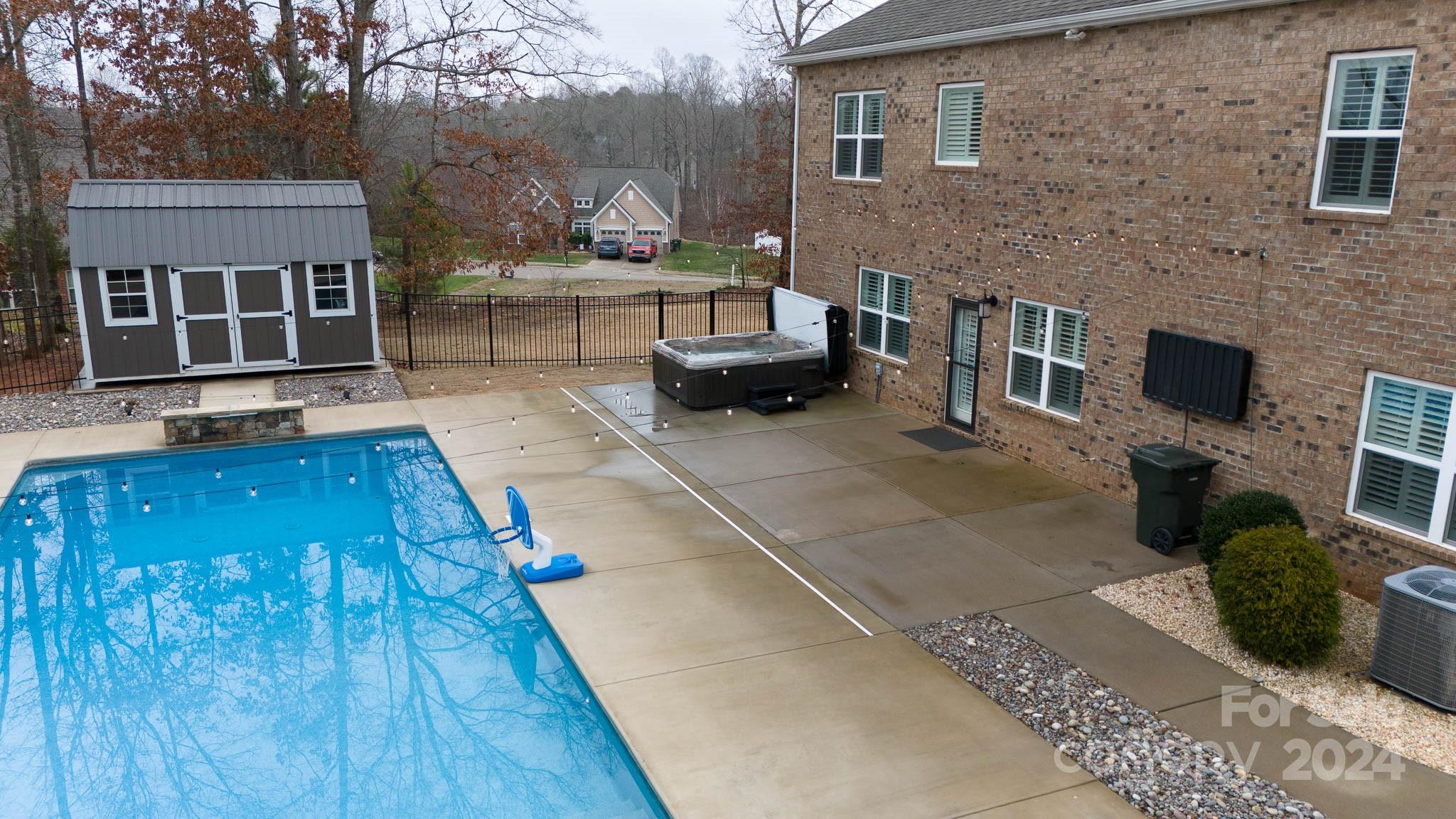 Stoneridge Lakes - Residential