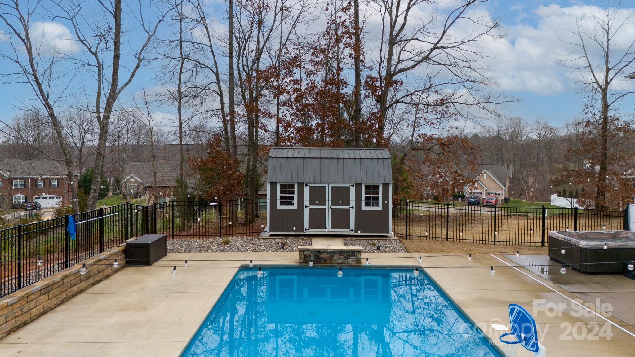 Stoneridge Lakes - Residential