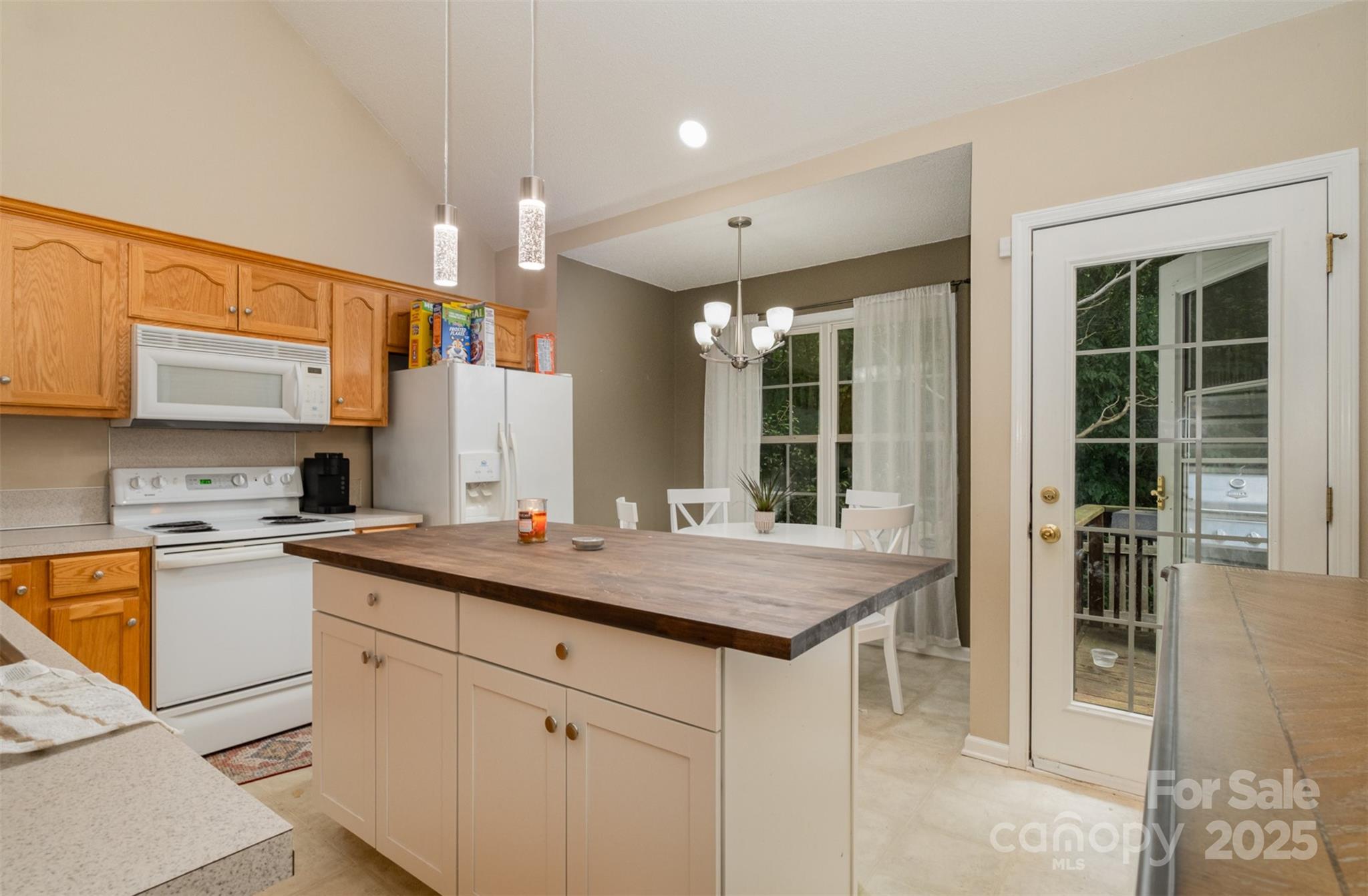 Pinecrest - Residential