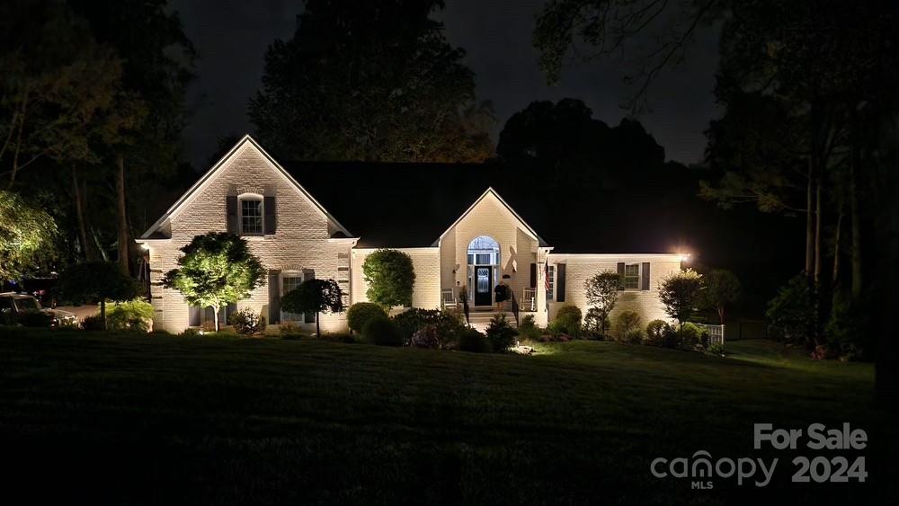 Queens Cove - Residential