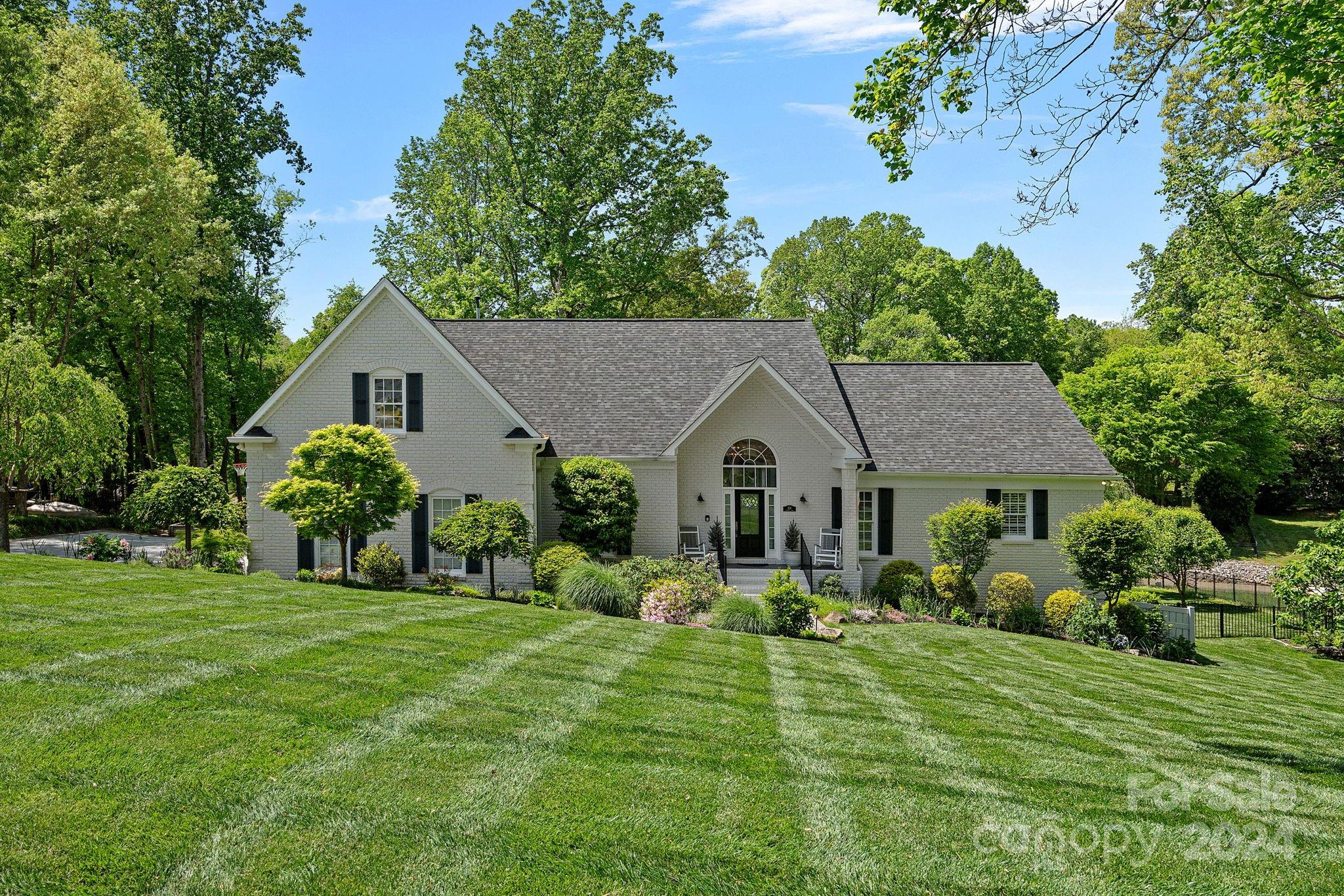 Queens Cove - Residential