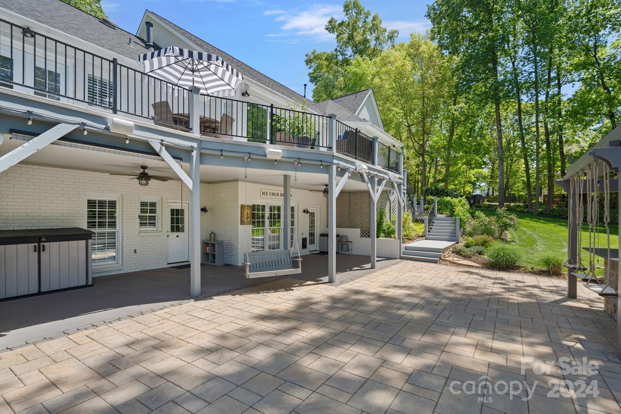 Queens Cove - Residential