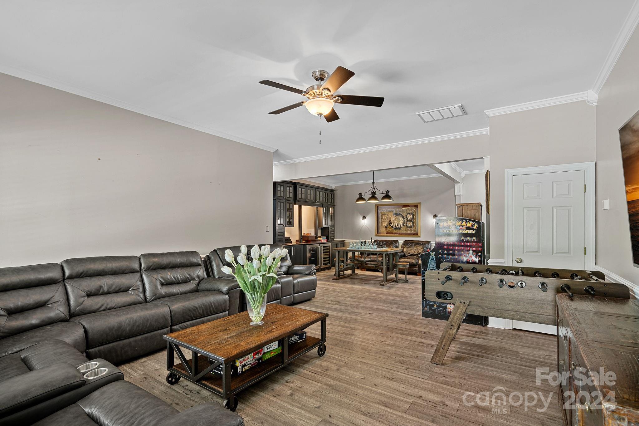 Queens Cove - Residential