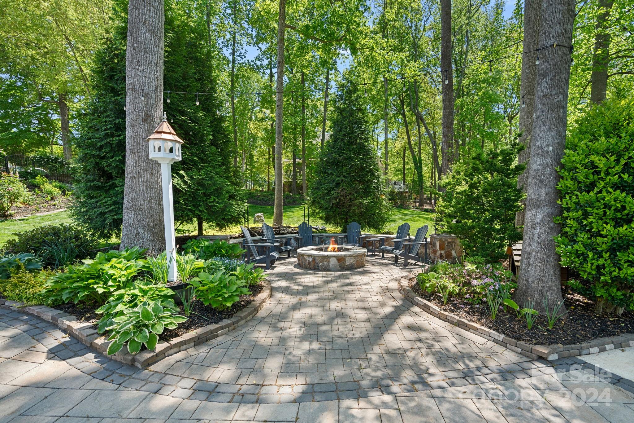 Queens Cove - Residential