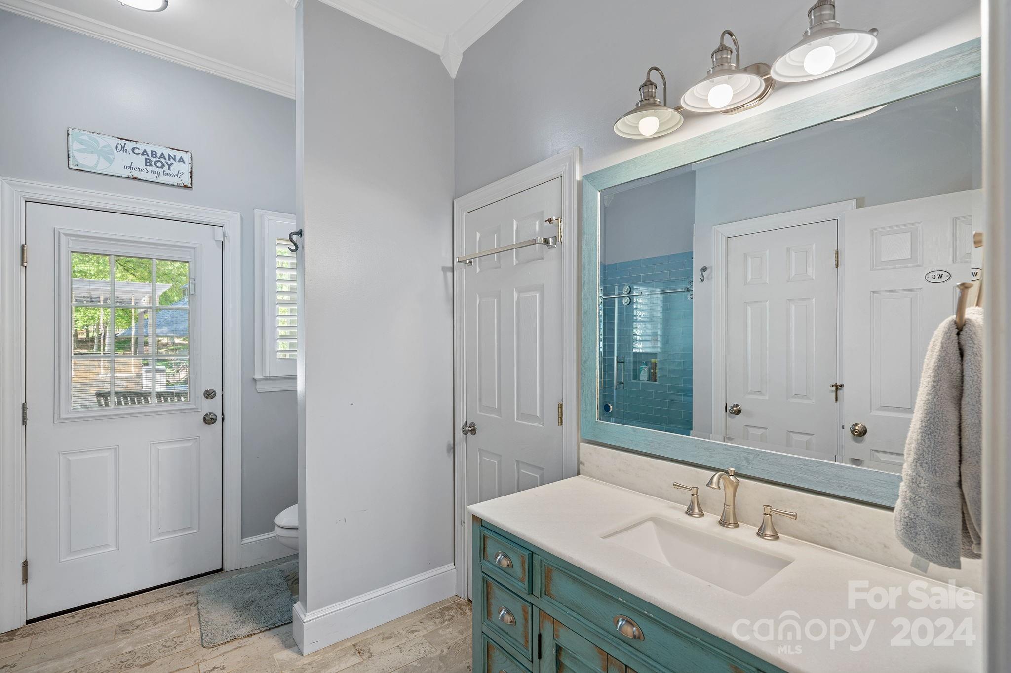 Queens Cove - Residential