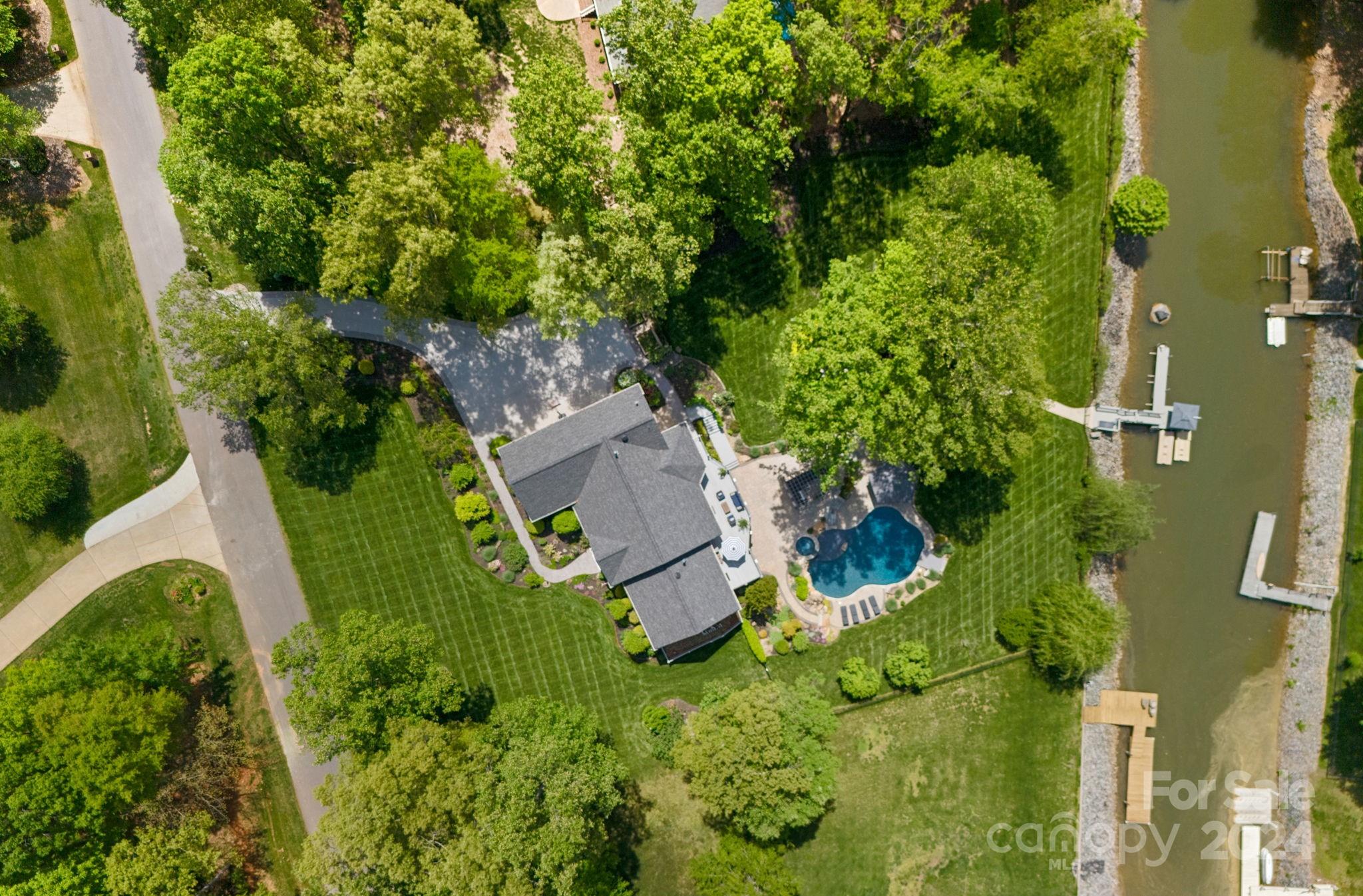 Queens Cove - Residential