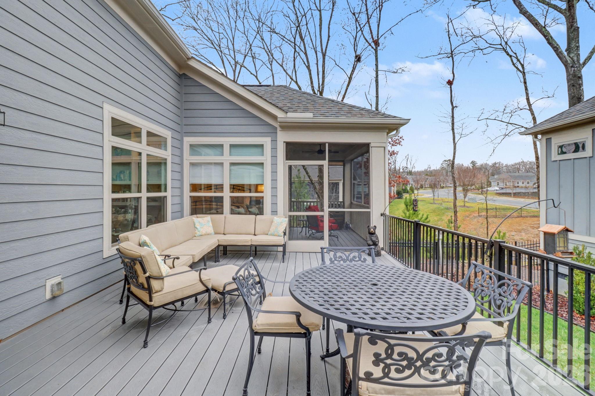 The Courtyards at Wesley Chapel - Residential