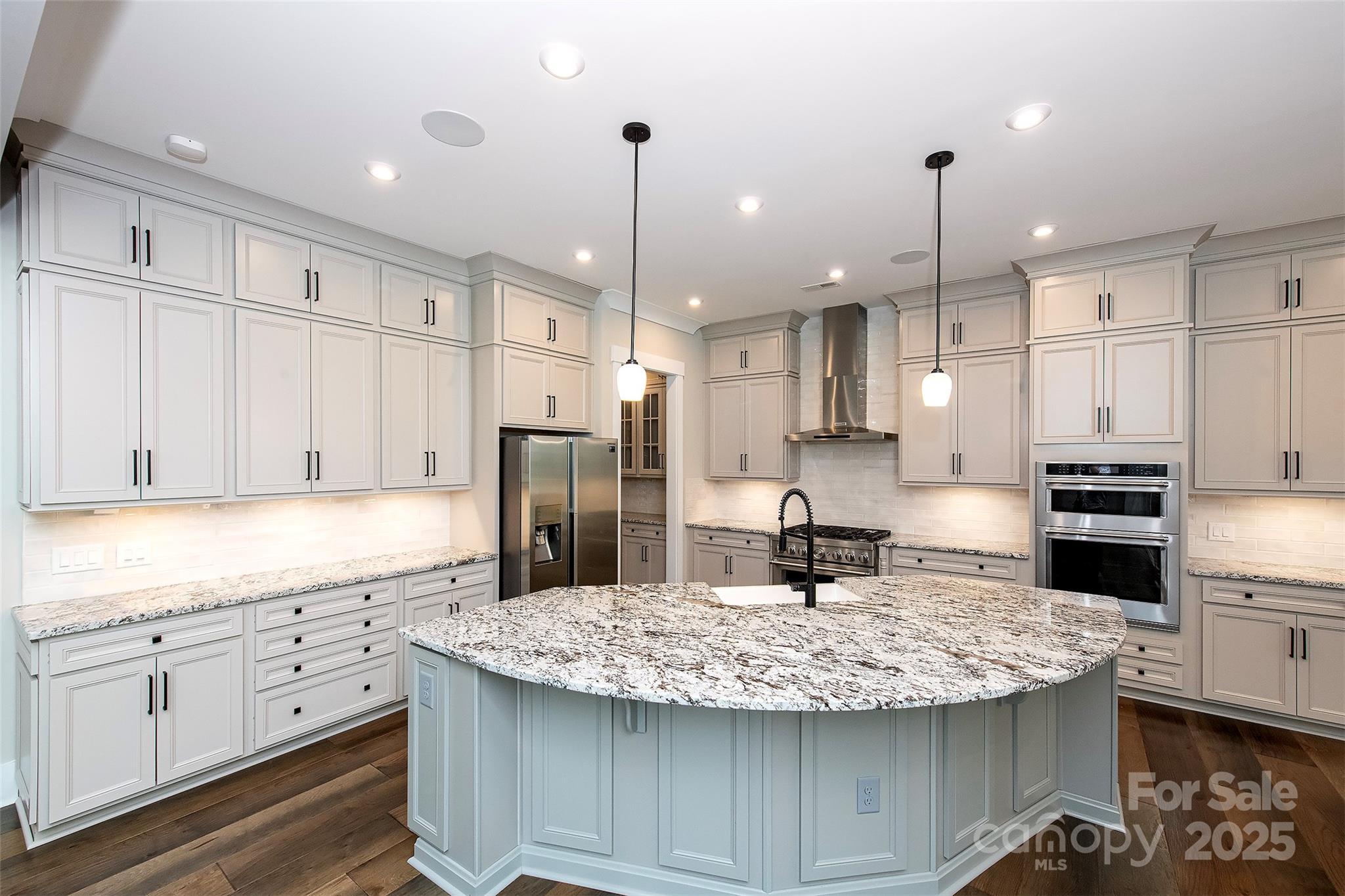 Cavesson - Residential