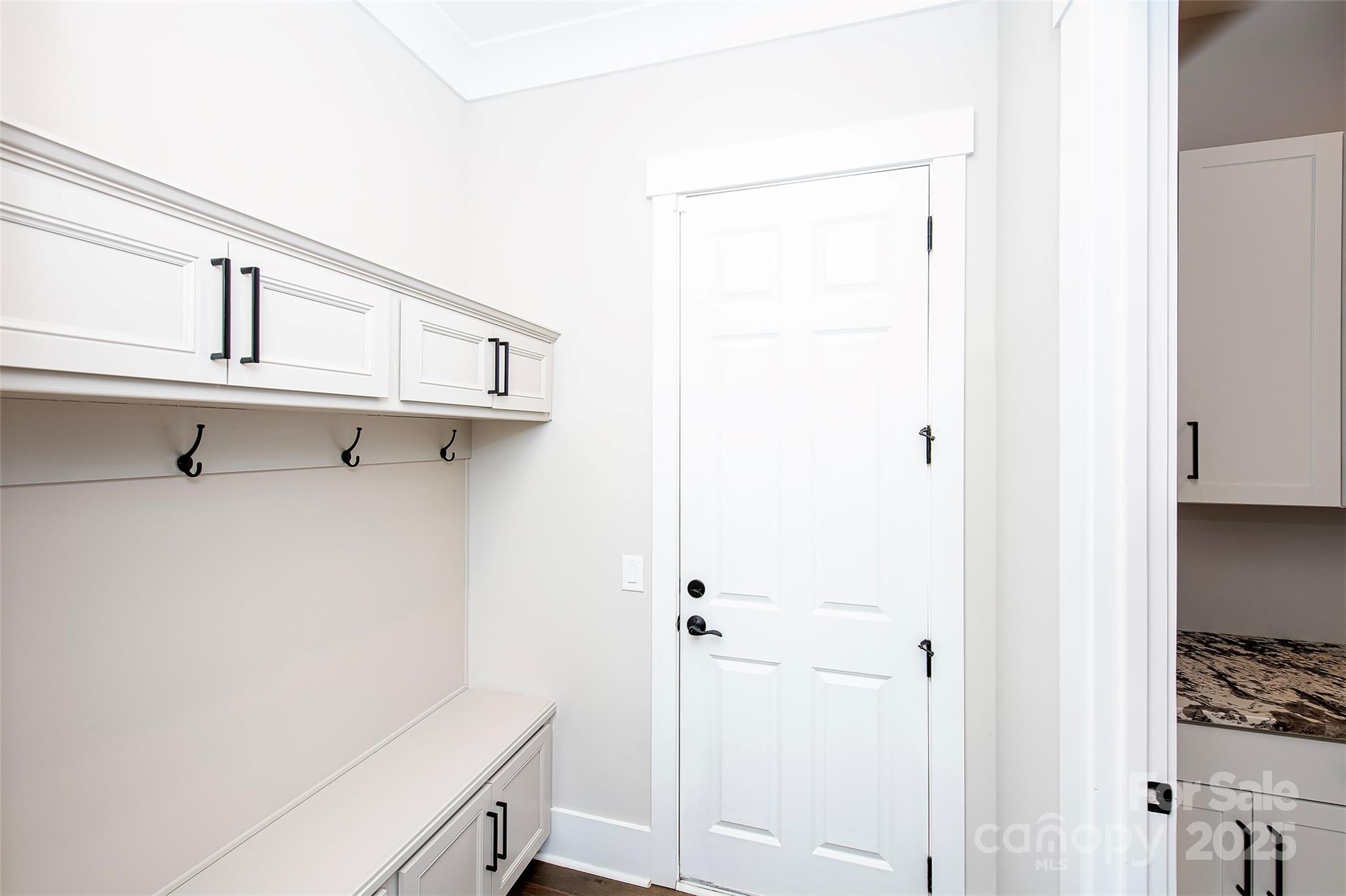 Cavesson - Residential