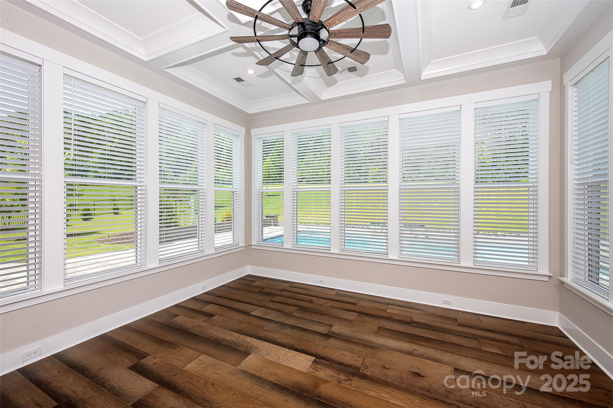 Cavesson - Residential