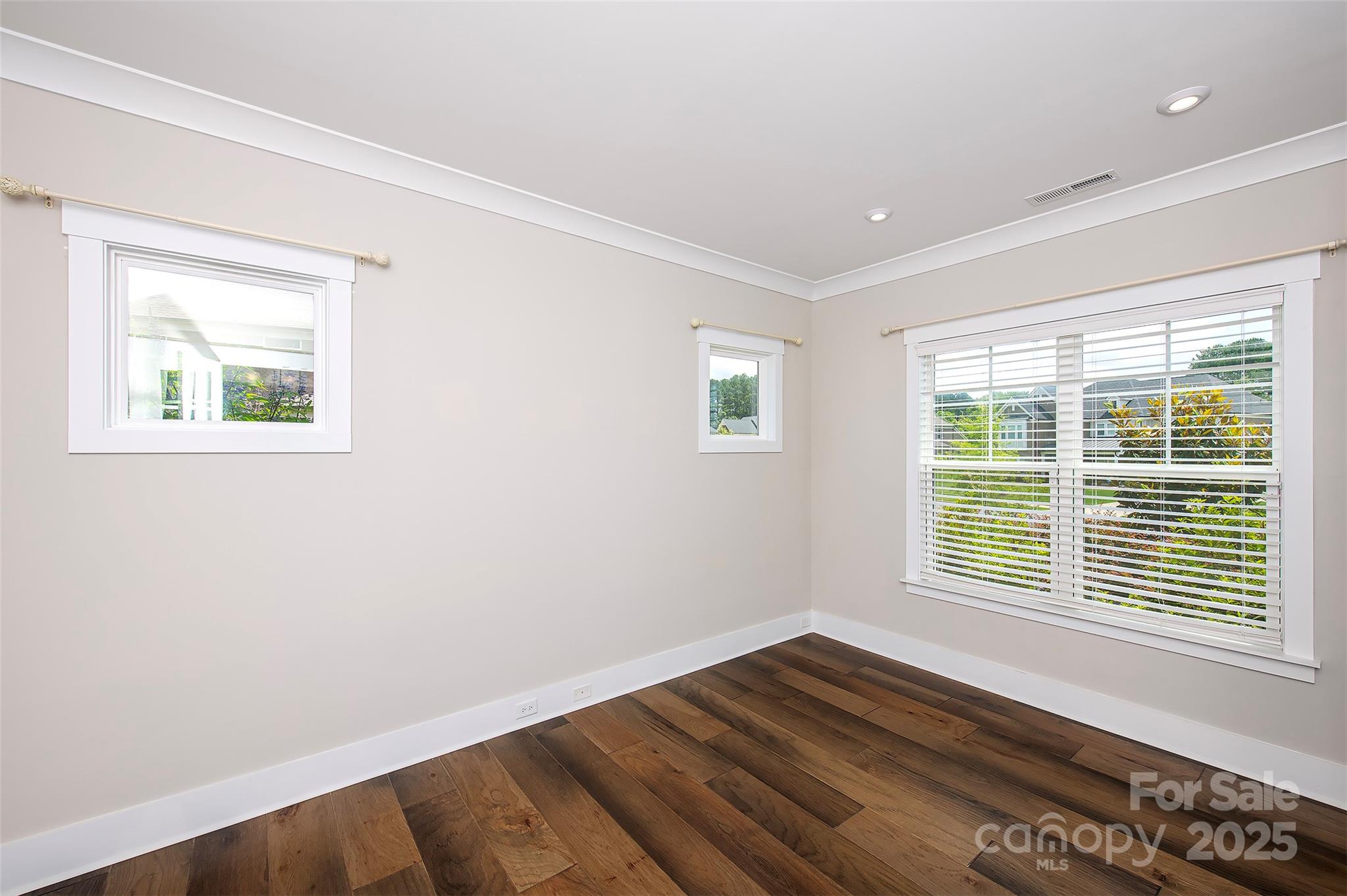 Cavesson - Residential