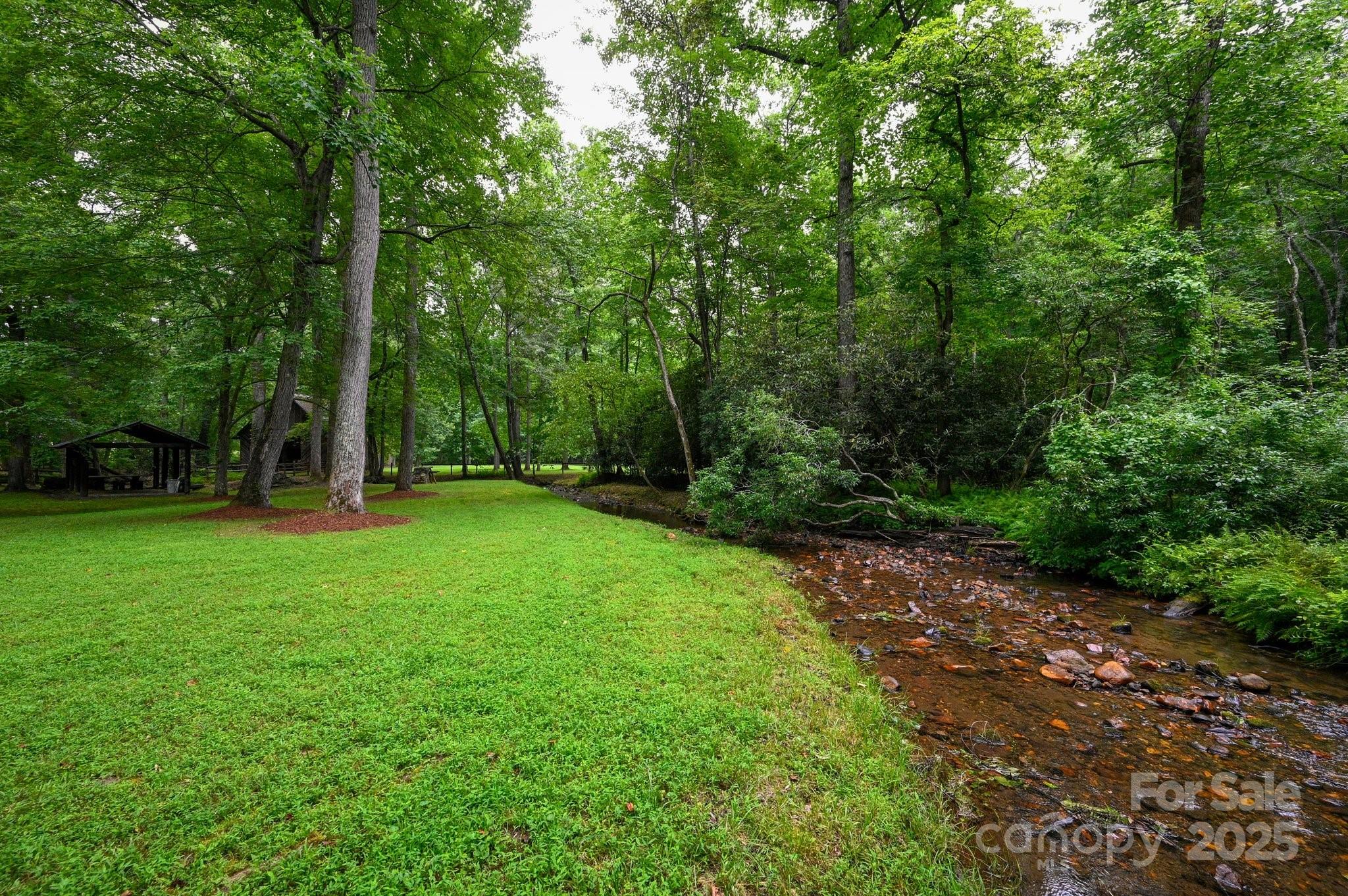 552 Avery Creek