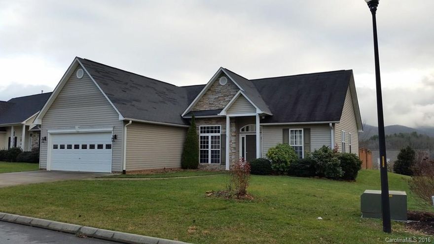 3 bed/2 bath home in Livingston Farms. Home features an open, split-bedroom layout including eat-in kitchen, living room w/ fireplace, sunroom, master suite, and private patio overlooking fenced backyard and mountain views.