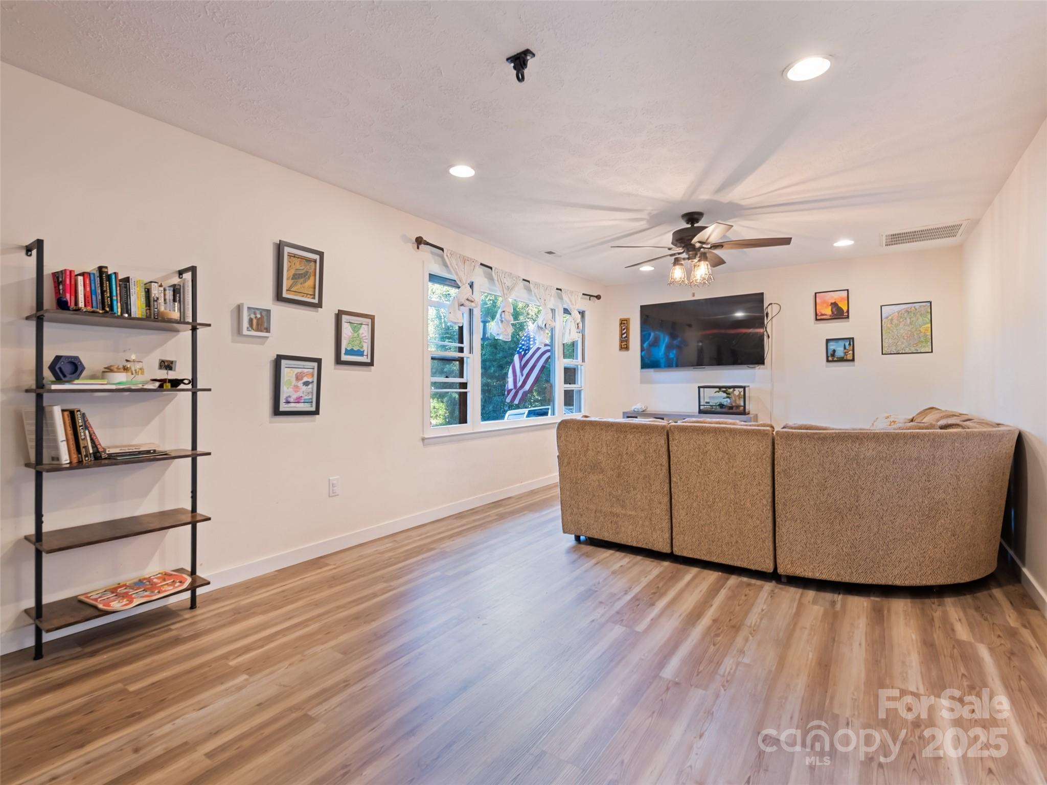 120 Pleasant Hill Circle