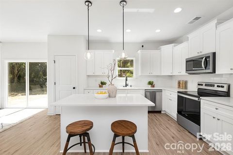 Photo of 443 Dawn Circle, Charlotte, NC 28213 (MLS # 4340324)