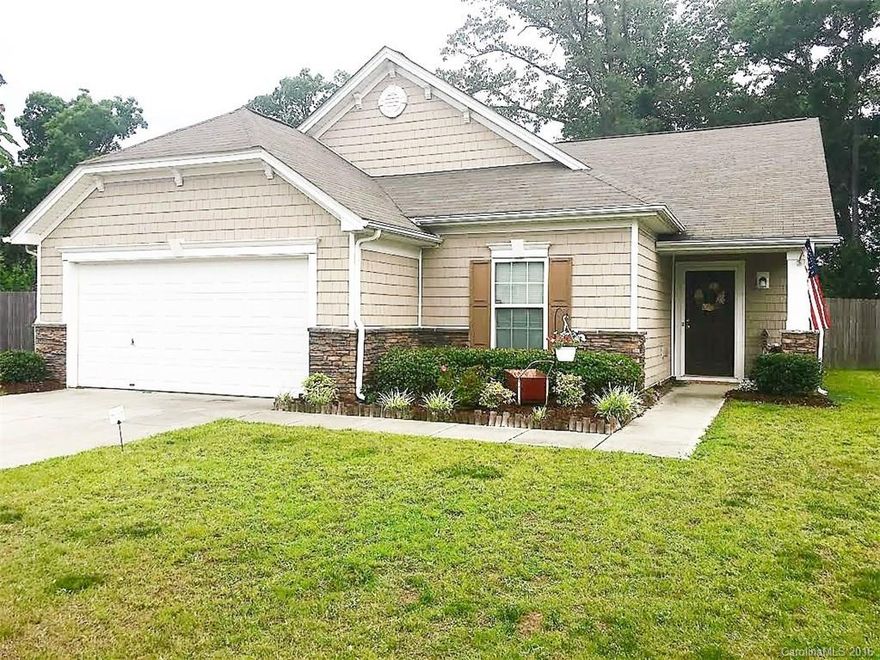 Fantastic schools!!! Close commute from this 1 story home in cul-de-sac location! Serenity and rear yard privacy. Well kept kitchen island.