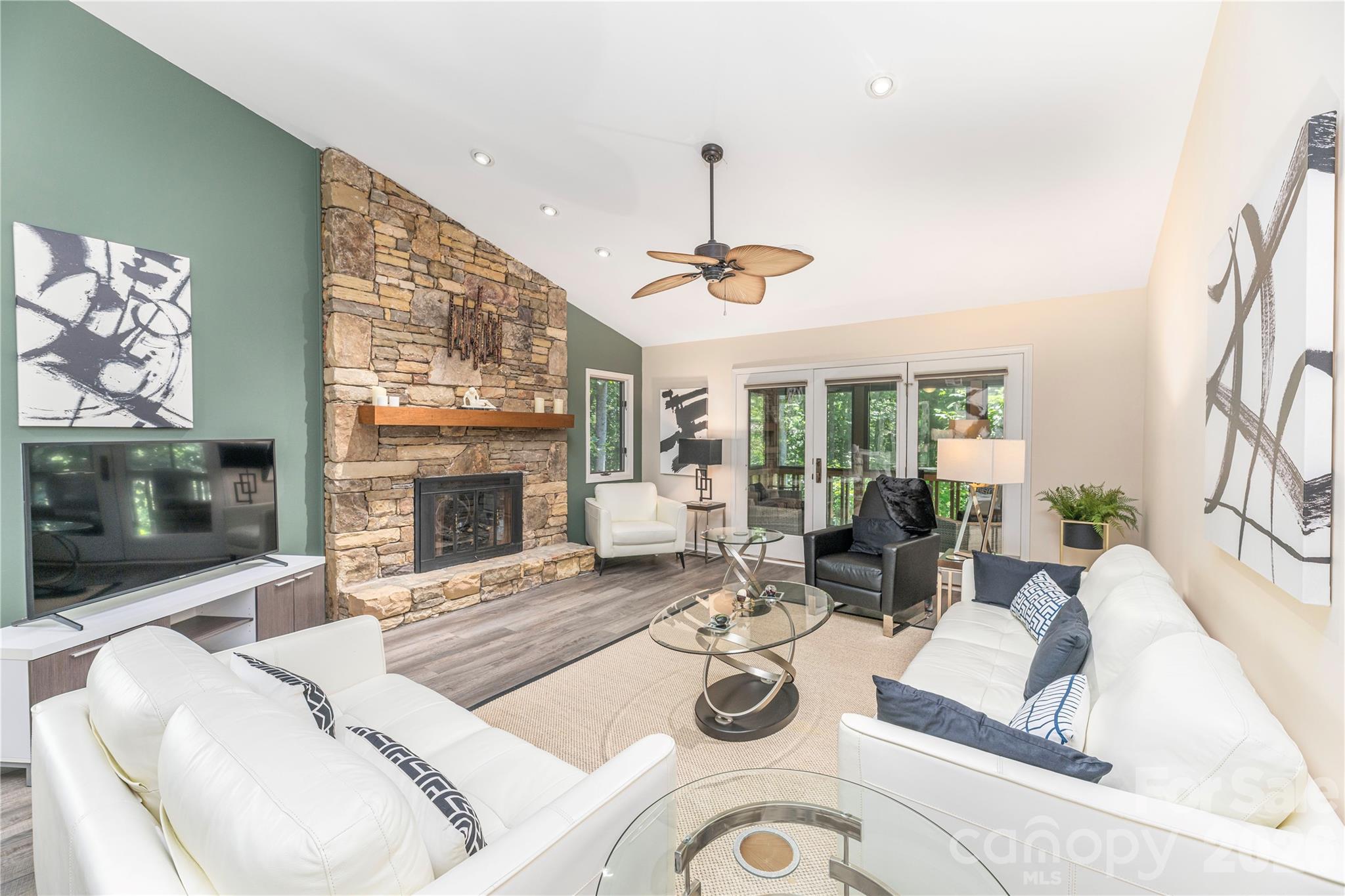 204 Live Oak Lane