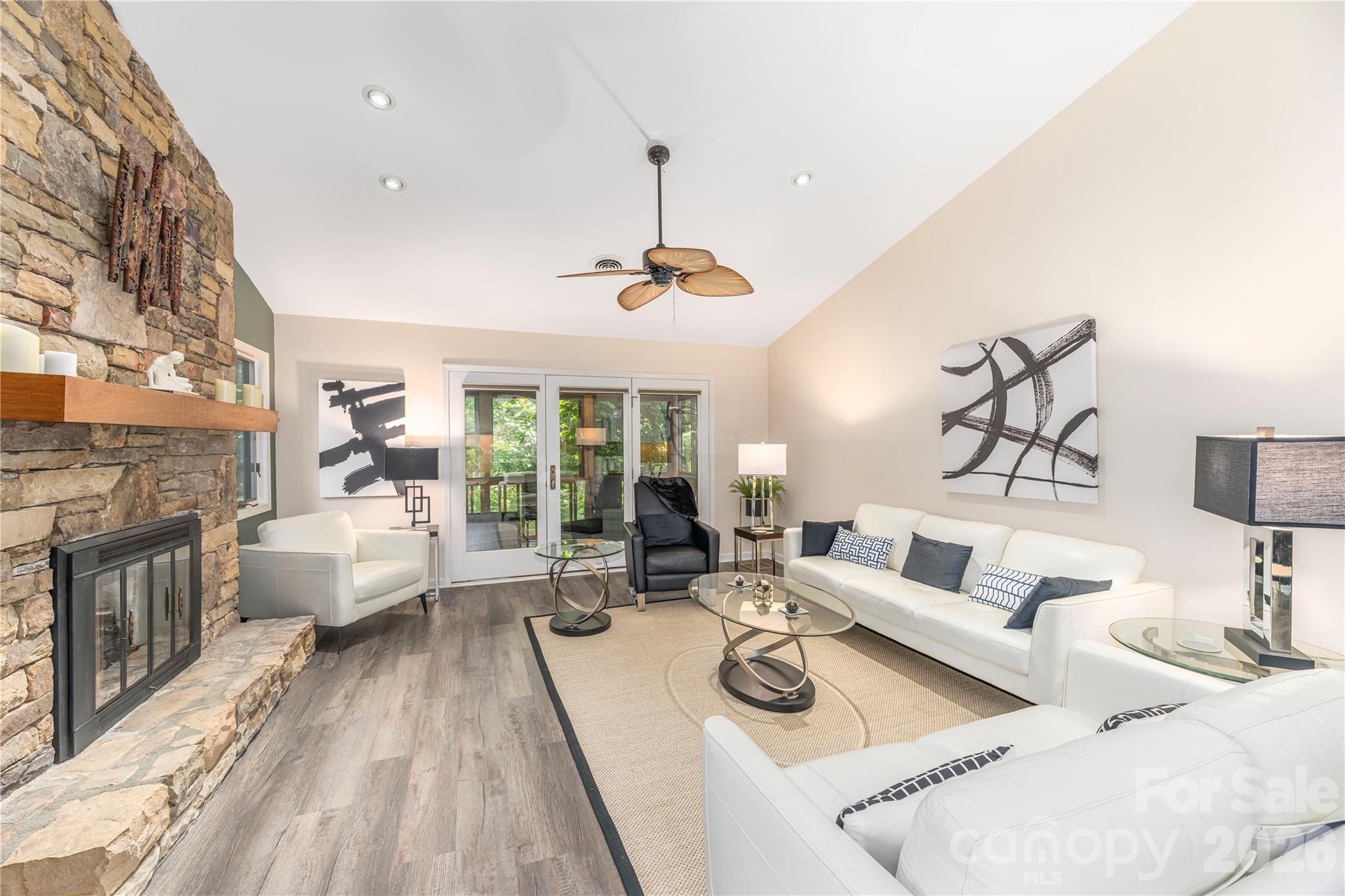 204 Live Oak Lane