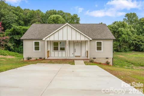 Photo of 126 Aspen Street, Yadkinville, NC 27055 (MLS # 4417887)
