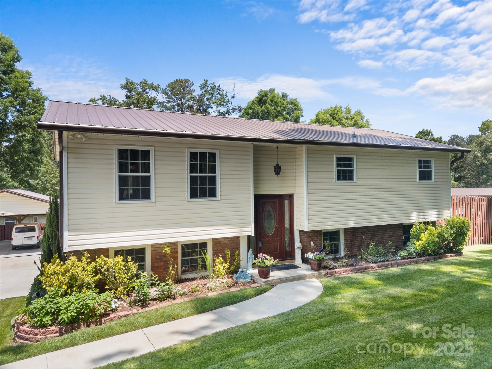 5 Granite Drive