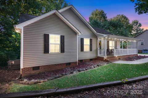 Photo of 914 Ragin Lane, Rock Hill, SC 29732 (MLS # 4297529)