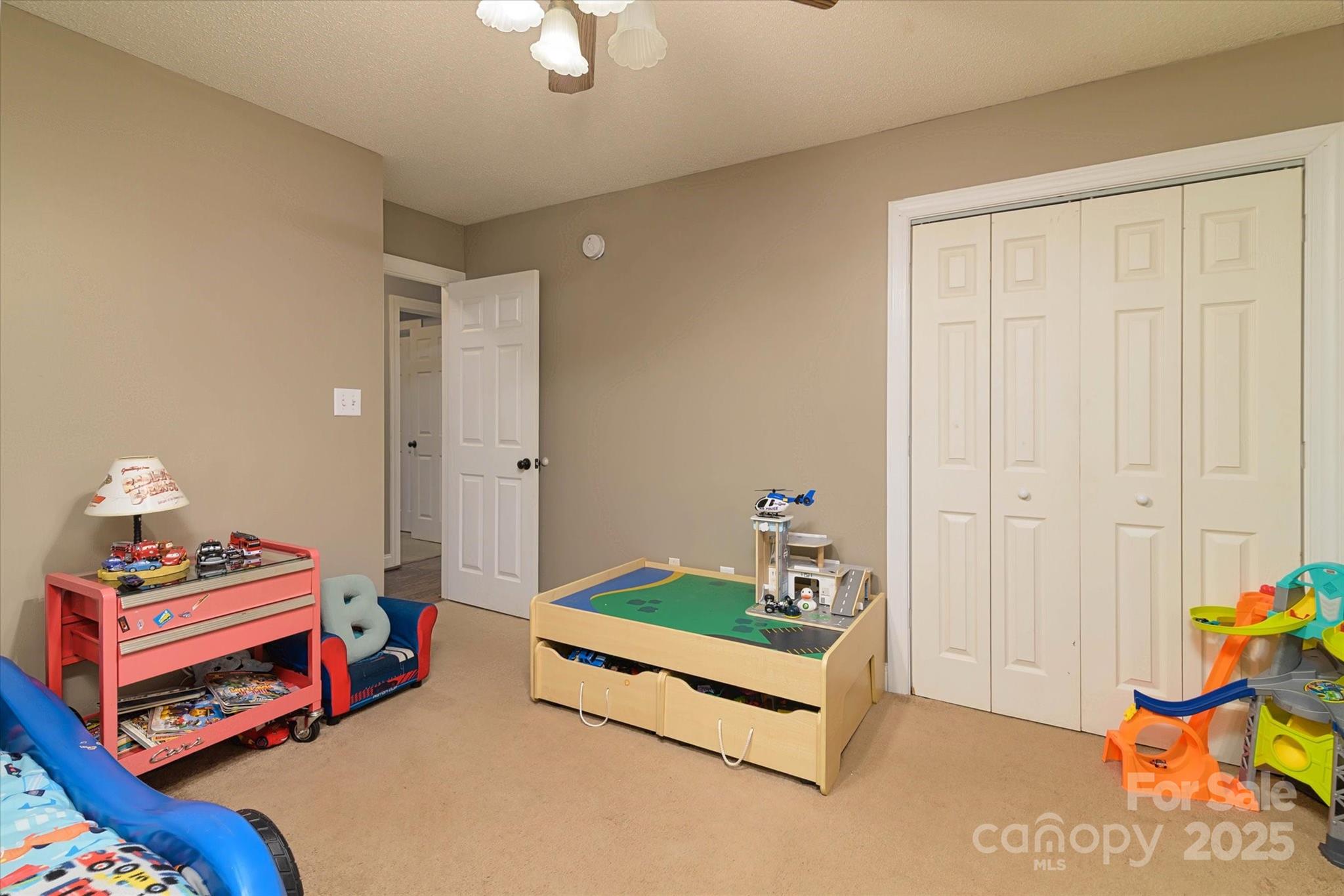 Ragin Estates - Residential