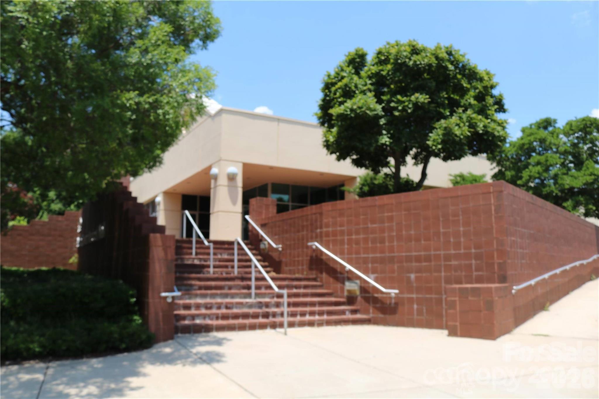 308 E Centerview Street