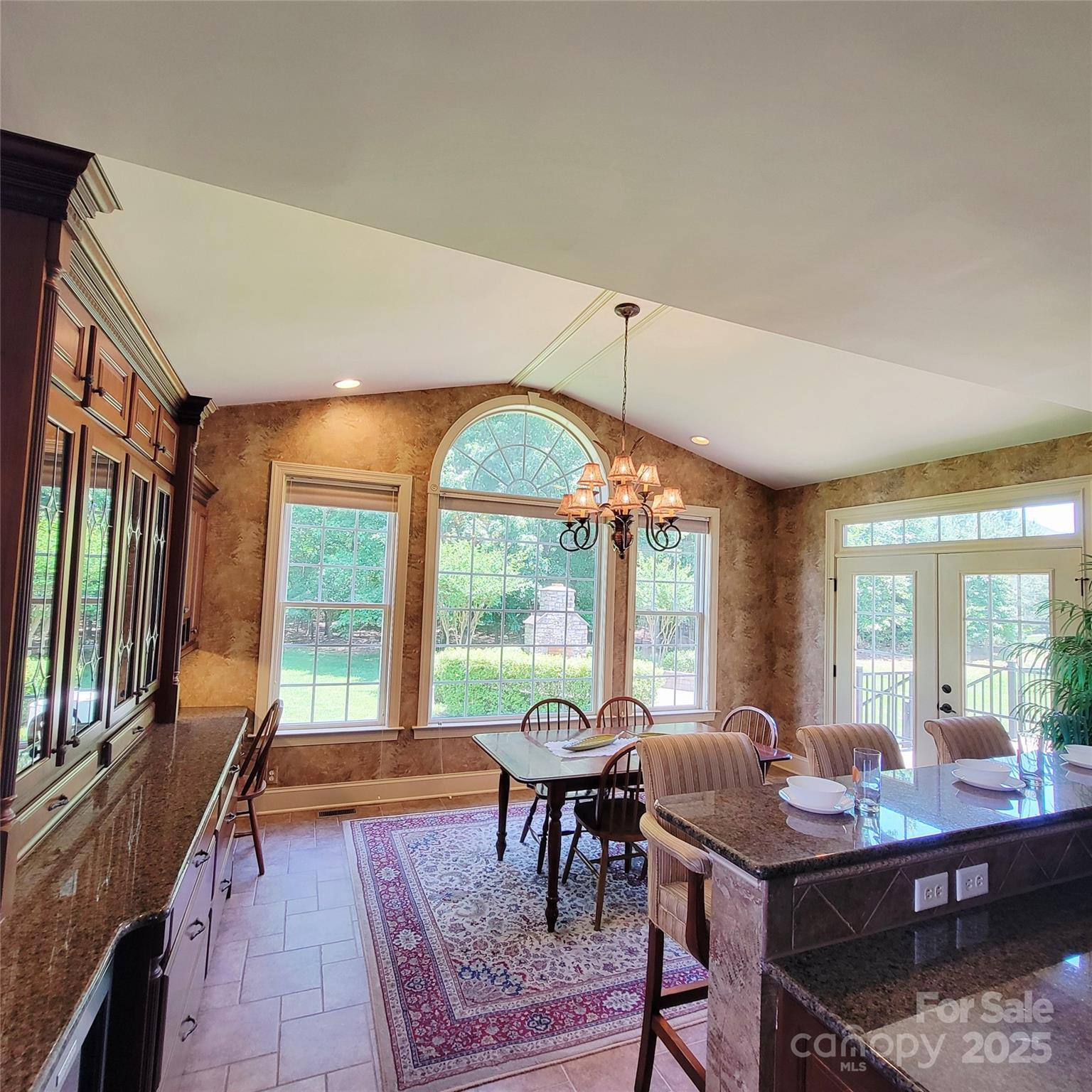 708 RidgeLake Drive