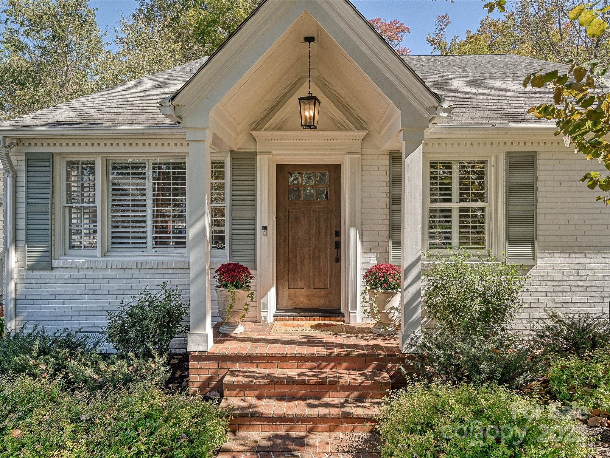 1937 Brandon Circle