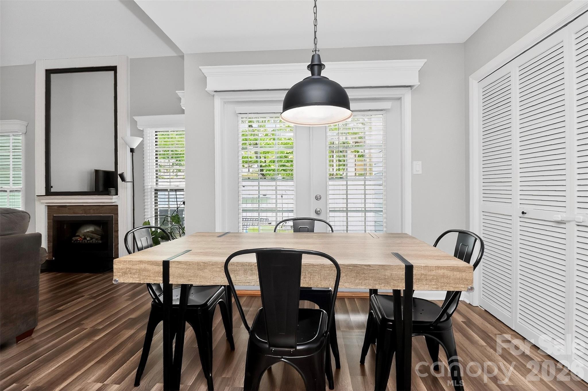 Renaissance On Carmel - Residential