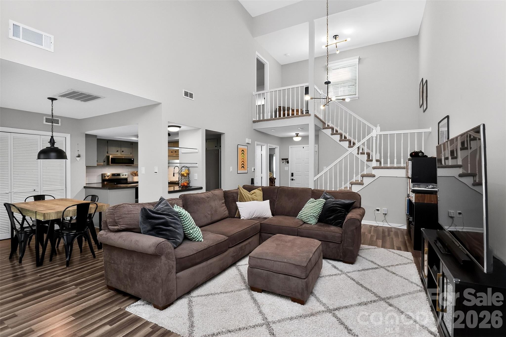 Renaissance On Carmel - Residential
