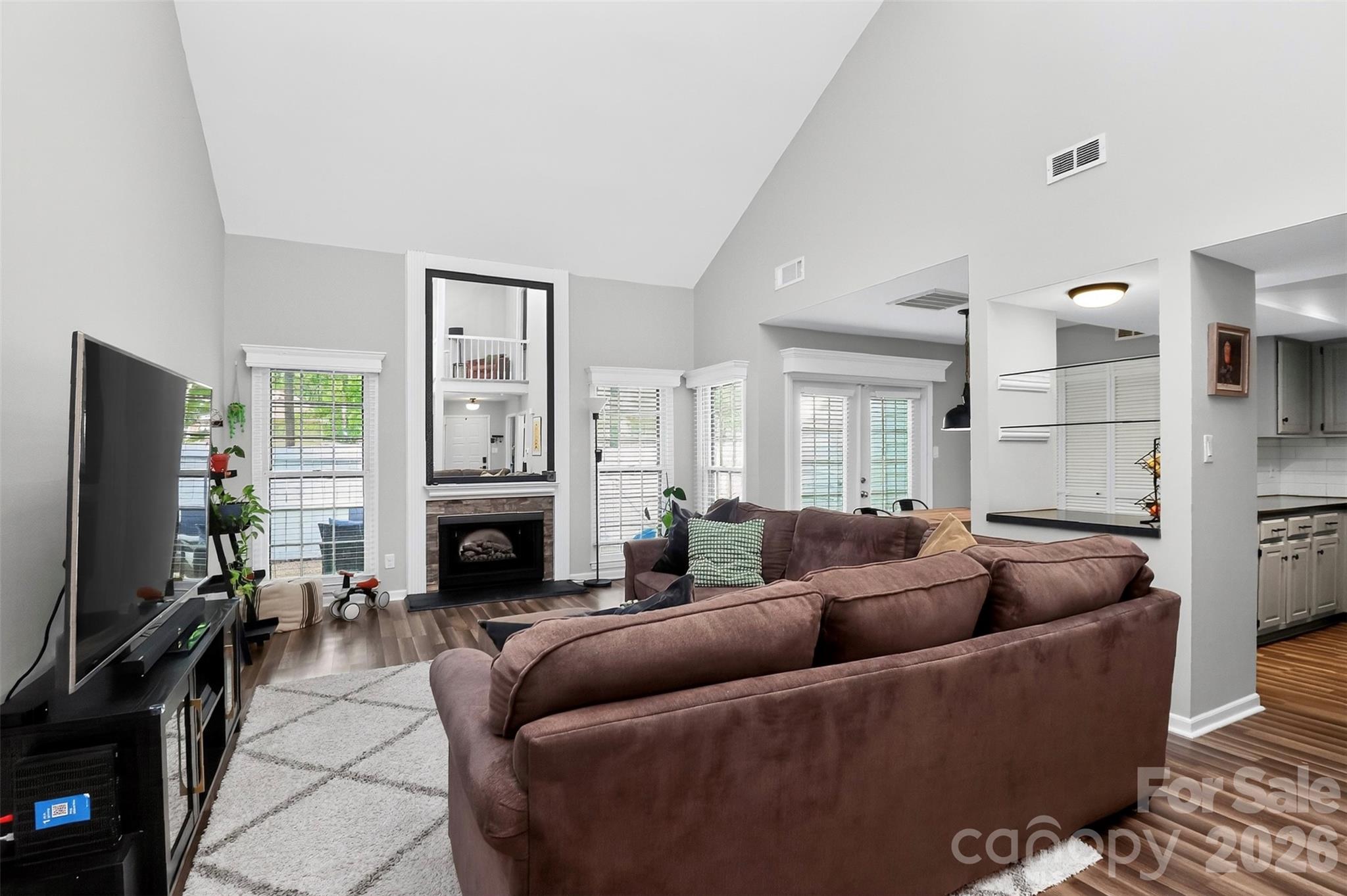 Renaissance On Carmel - Residential