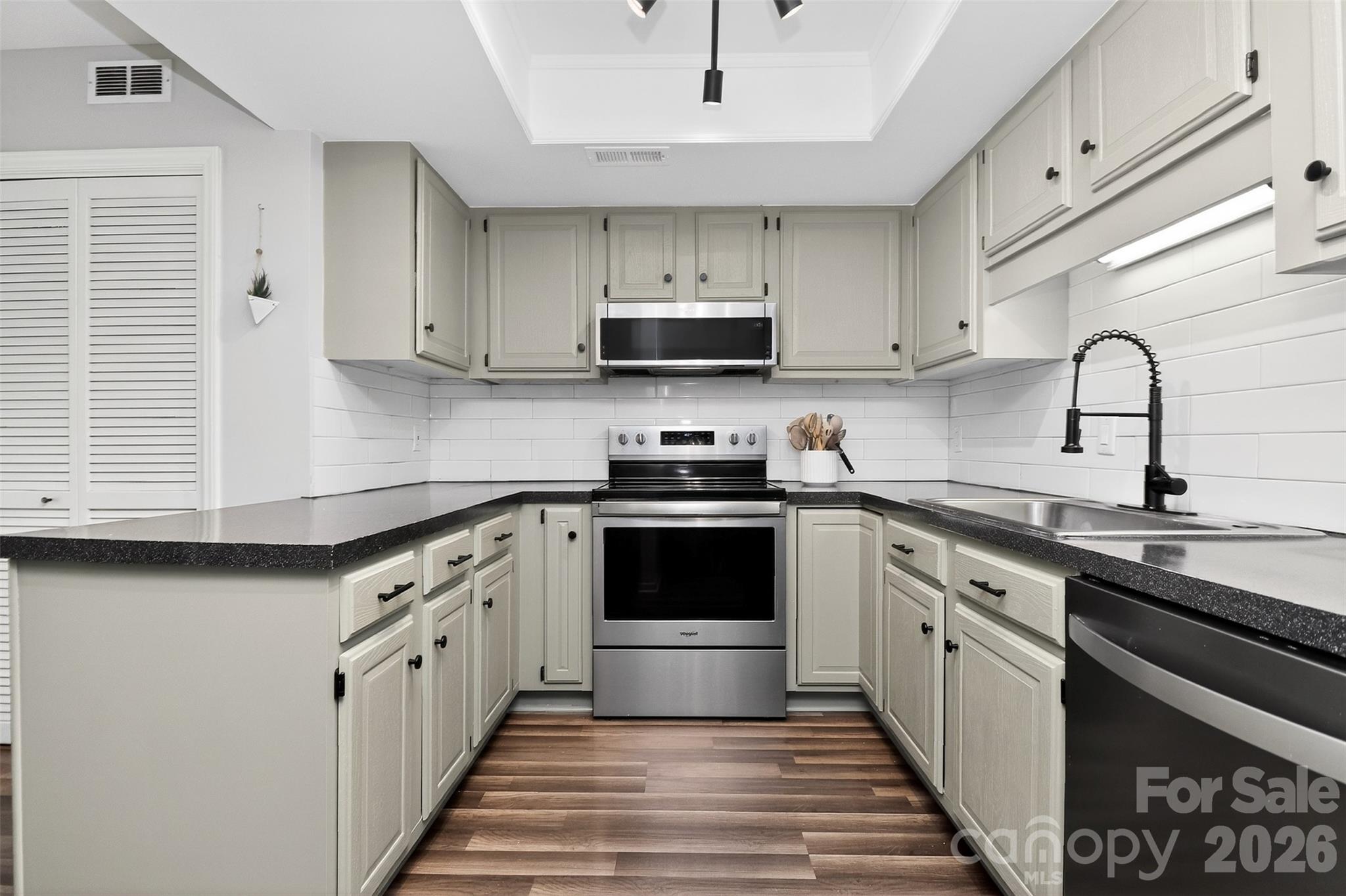 Renaissance On Carmel - Residential