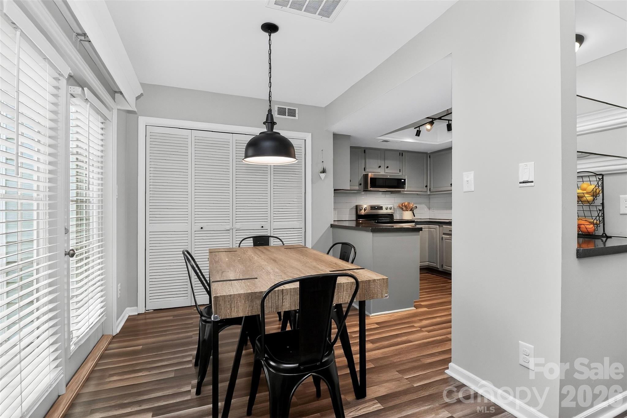 Renaissance On Carmel - Residential