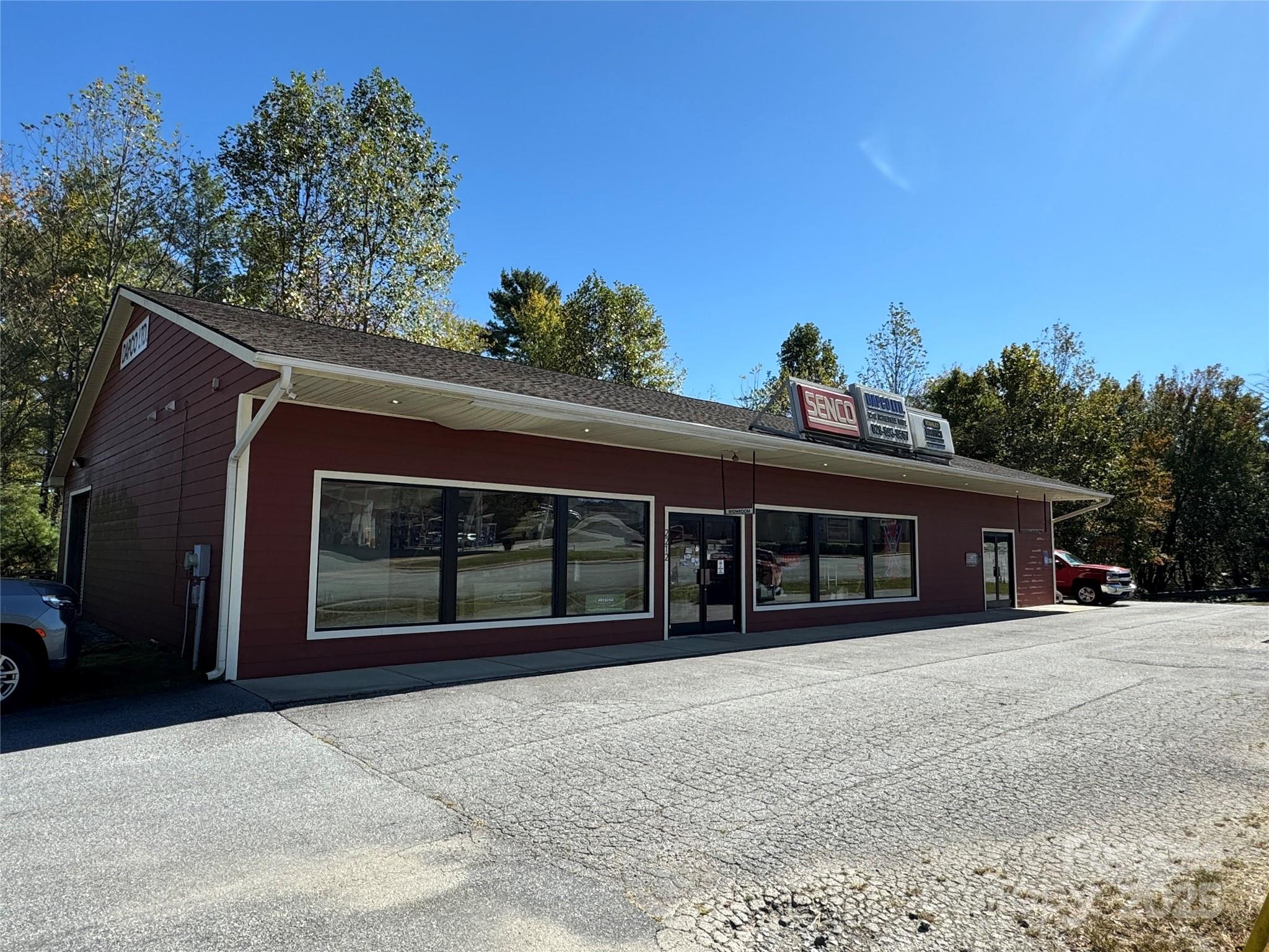 2212 Asheville Highway