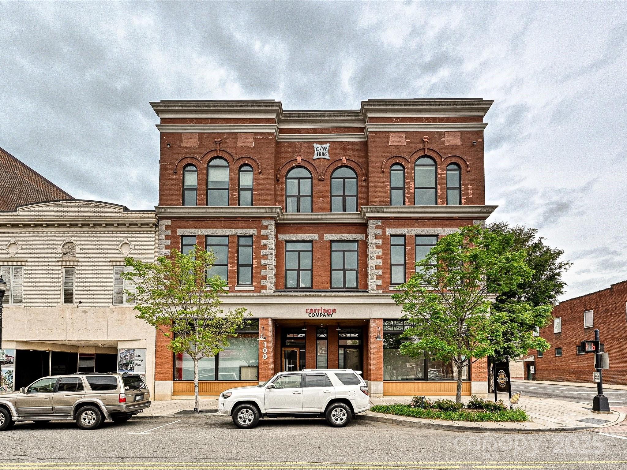 100 W Main Avenue