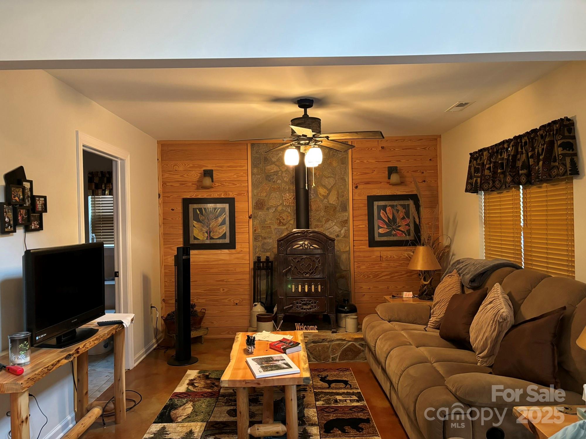 369 Pinecrest Circle