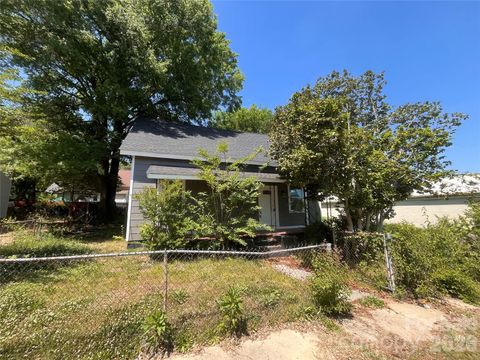 Photo of 904 Brunett Street, Gastonia, NC 28052 (MLS # 4372860)